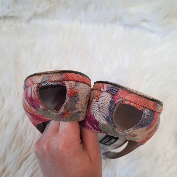 Vintage Stuart Weitzman Floral Sling Back Heels 10 - Picture 9 of 11